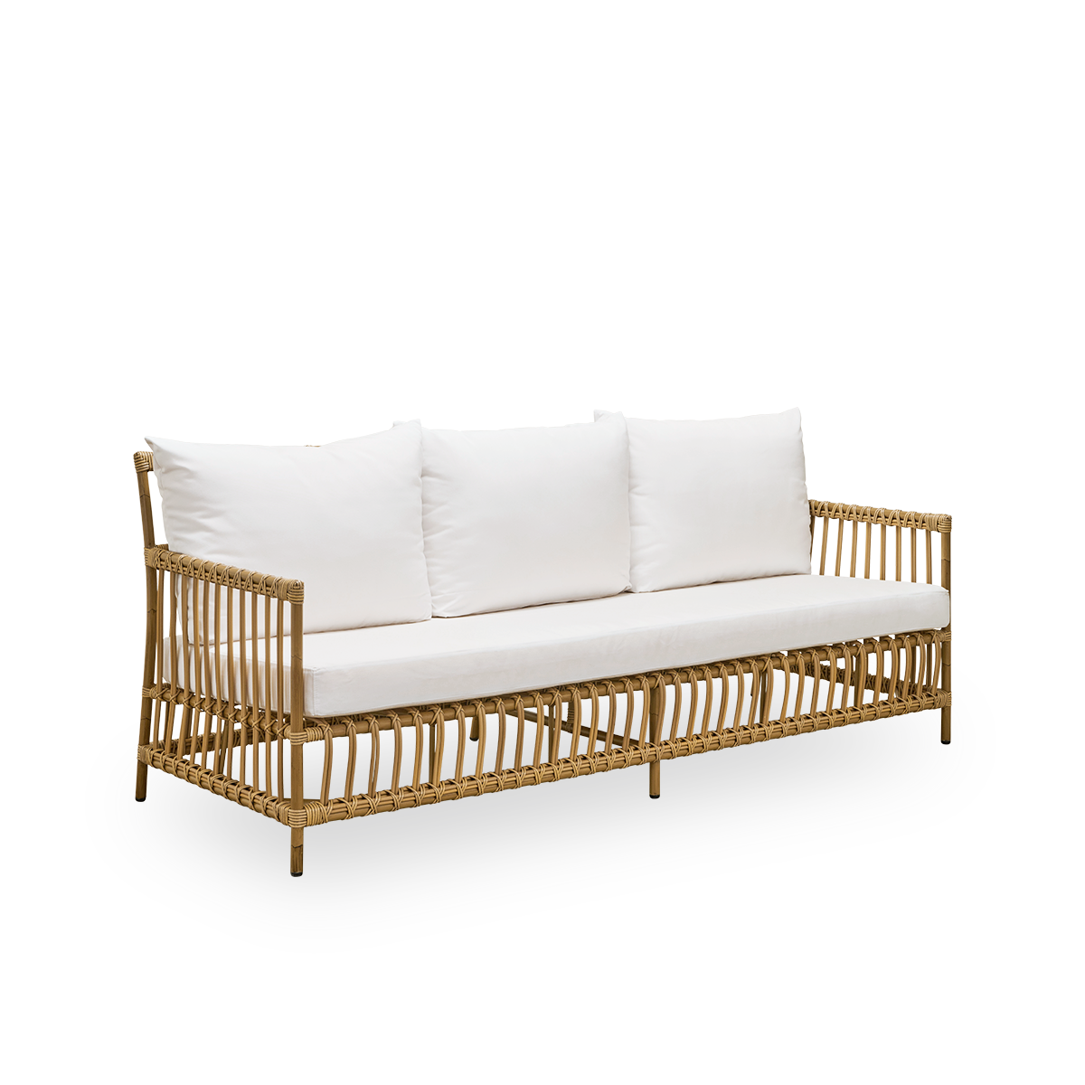 Side view of Caroline outdoor 3-seater sofa in Antique color, simple and elegant Danish design. Aluminium frame in rattan look with ArtFibre bindings.