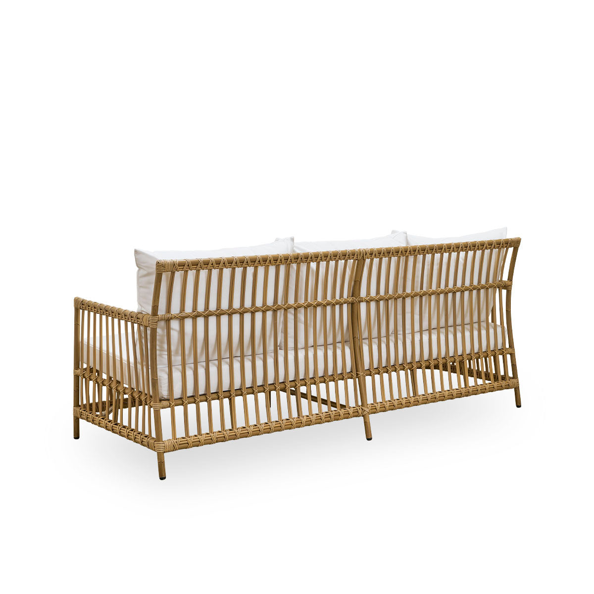 Plain back view of Caroline outdoor 3-seater sofa in Antique color, simple and elegant Danish design. Aluminium frame in rattan look with ArtFibre bindings.