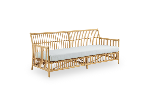 Side view of Caroline outdoor 3-seater sofa in Natural color, simple and elegant Danish design. Aluminium frame in rattan look with ArtFibre bindings.