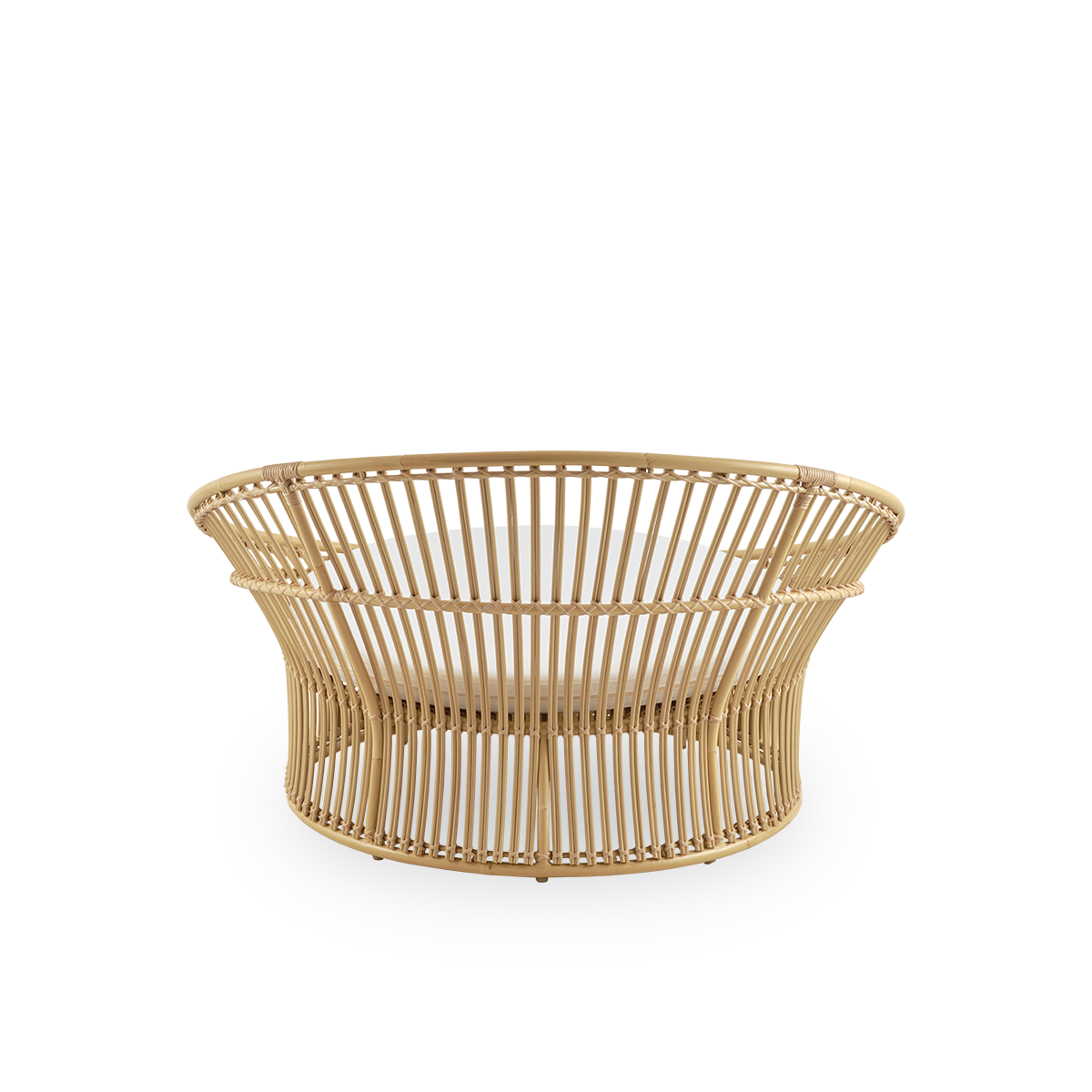 Plain back view of Olympia Nest Exterior, luxurious Danish design outdoor love nest with open weave and curved back. Aluminium frame in rattan-look with ArtFibre windings.