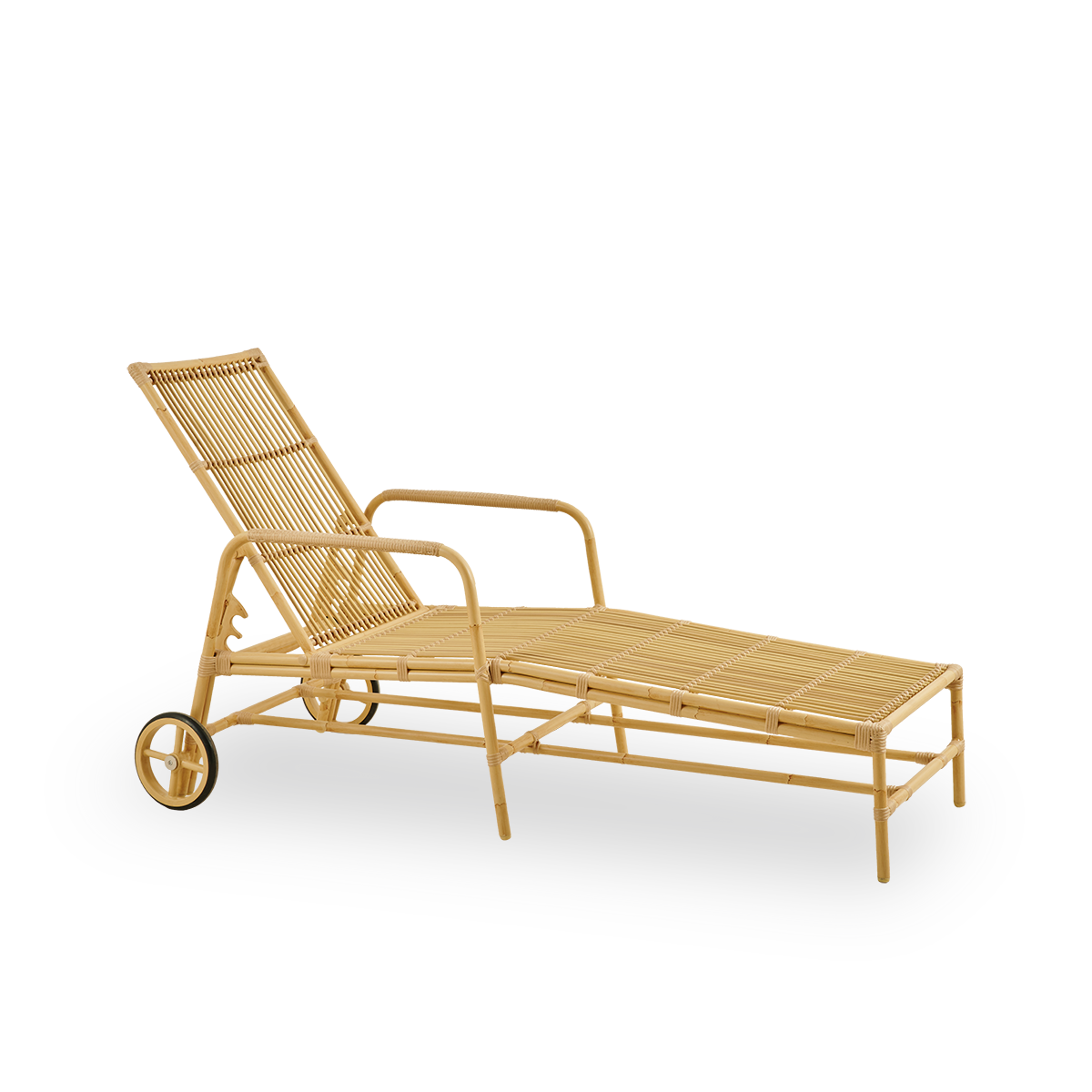Side view of Josephine sunbed with adjustable backrest and wheels for easy mobility, aluminium frame in handpainted rattan look with ArtFibre windings.
