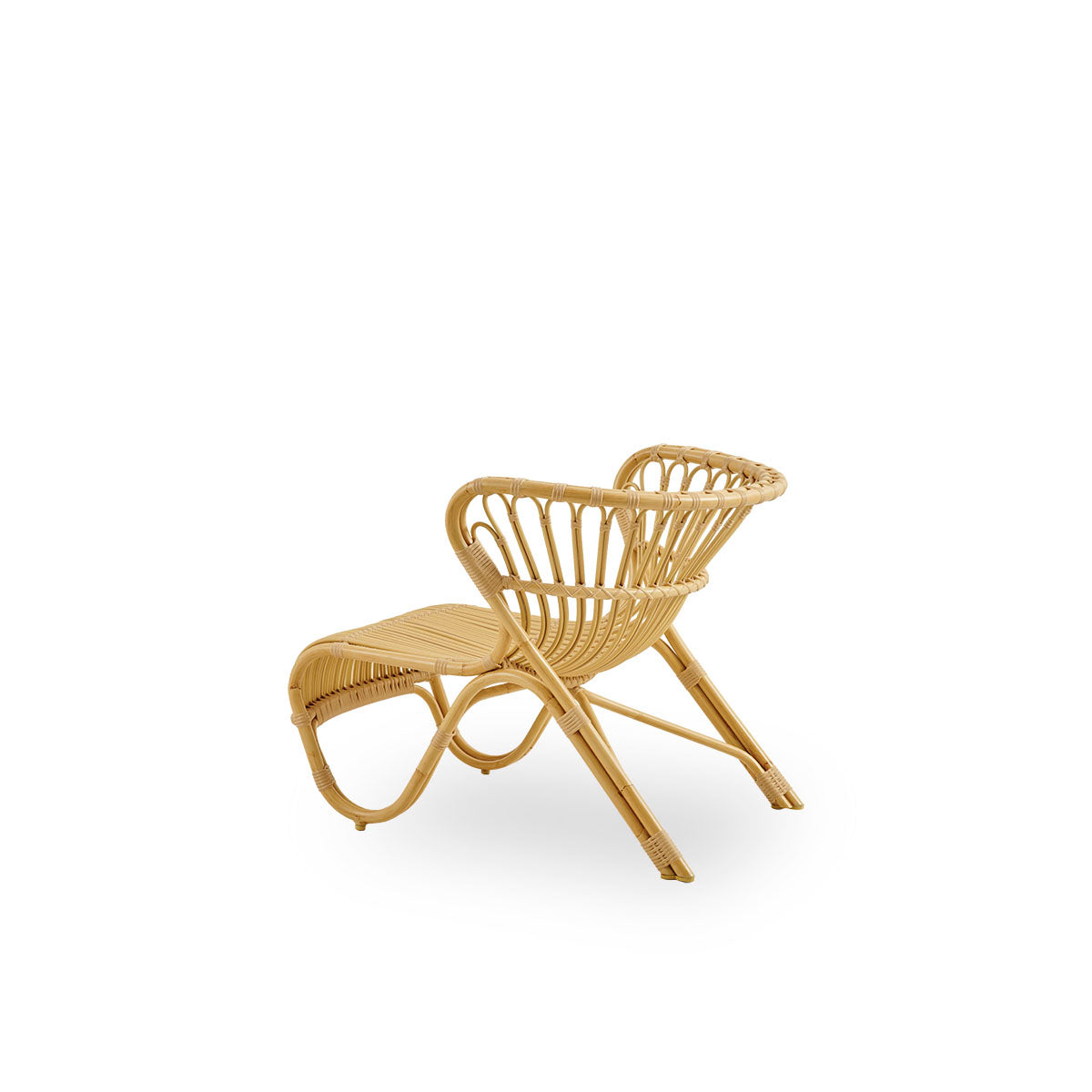 Plain back view of Fox Exterior lounge chair in natural rattan look, award-winning design by Viggo Boesen, low curvy lounge chair with hand-bent aluminium frame and ArtFibre windings.