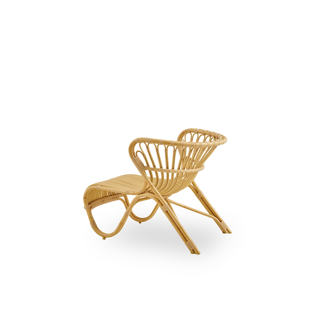 Plain back view of Fox Exterior lounge chair in natural rattan look, award-winning design by Viggo Boesen, low curvy lounge chair with hand-bent aluminium frame and ArtFibre windings.