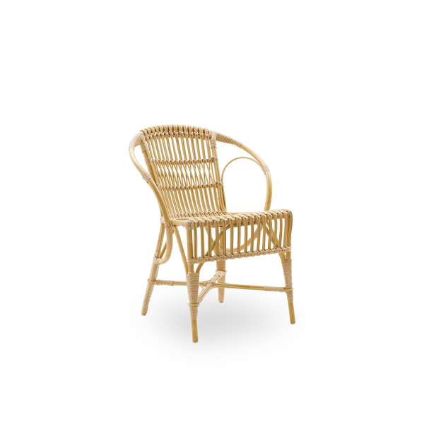 Side view of Robert Exterior lounge chair designed by Robert W. Aluminium frame in rattan look with ArtFibre bindings with detailed woven seat and backrest.