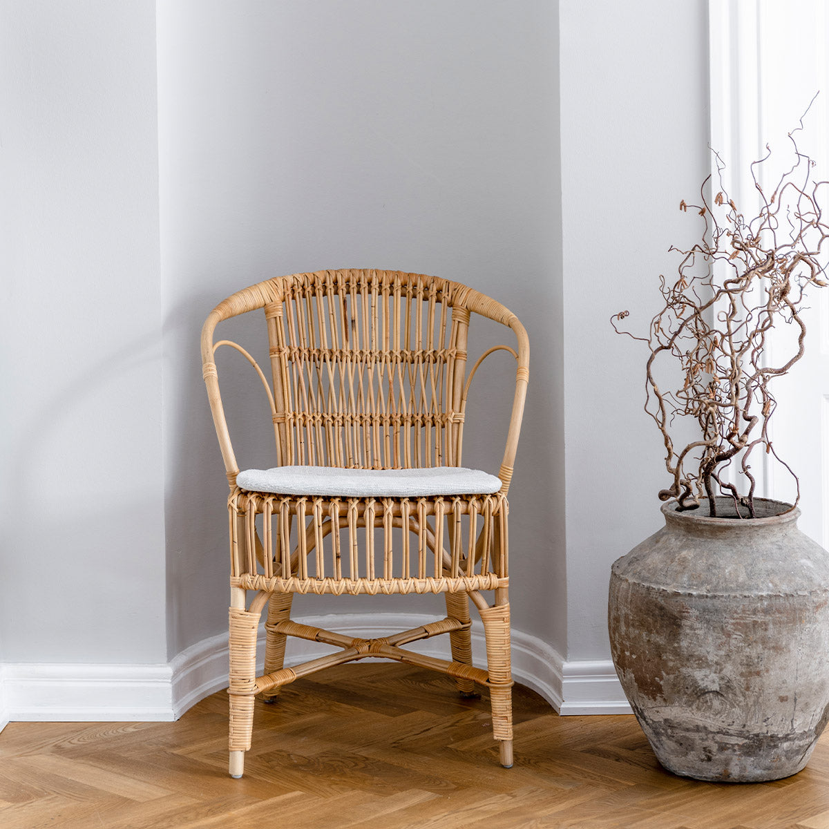 Wicker discount wooden chair